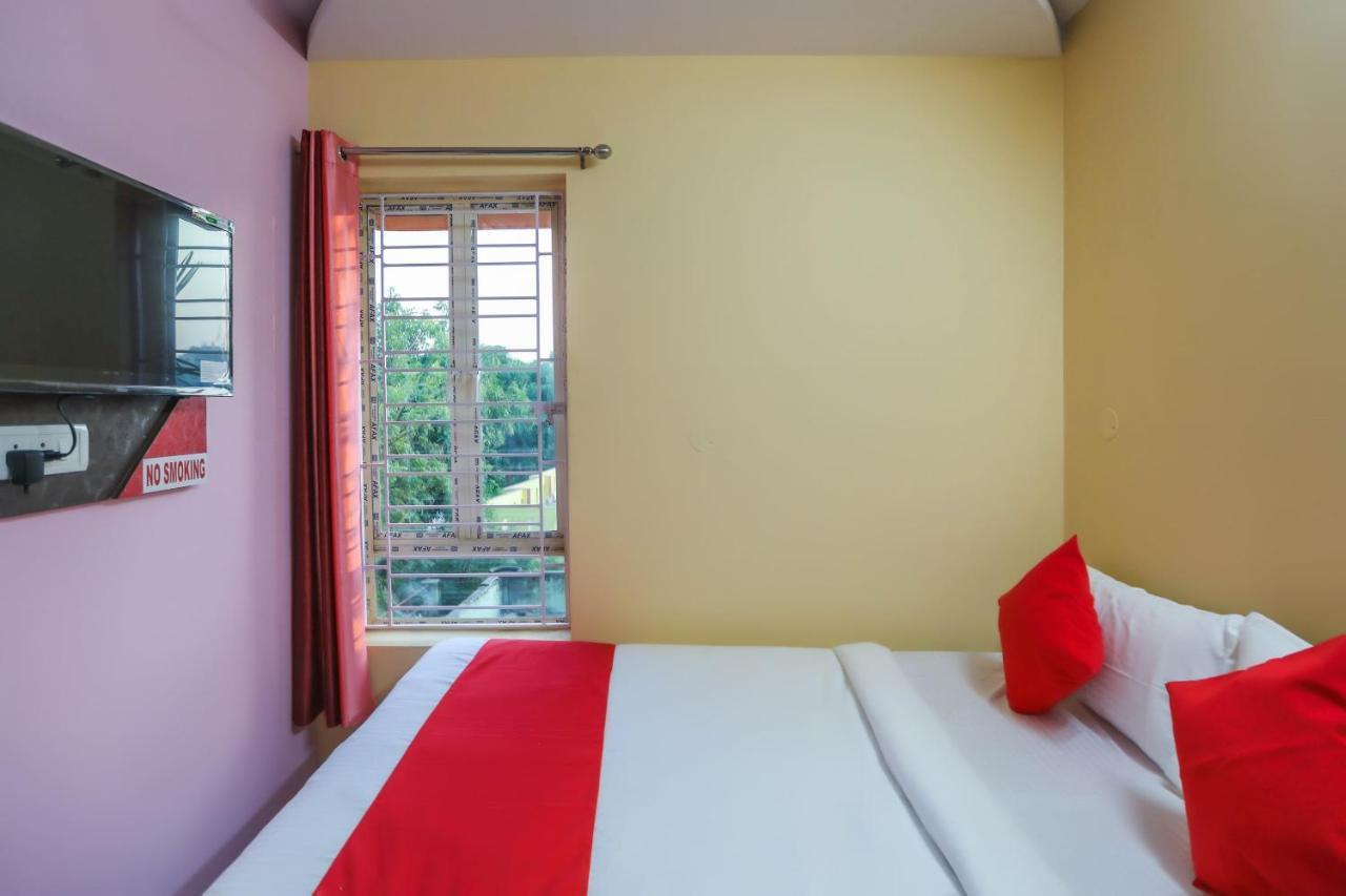 Oyo 62042 Niloy Guest House Jadabpur Exterior photo